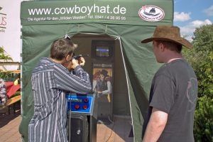 lasershooting_cowboyhat_02